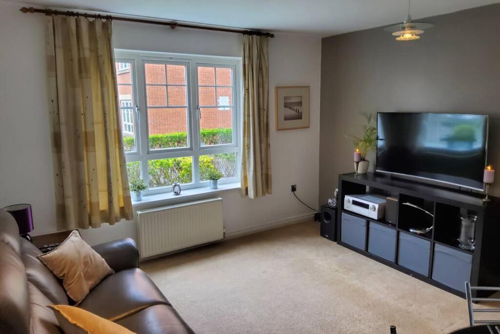 Stylish 2 Bed 2 Bathroom Apartment For Up To 5 Warwick  Exterior photo